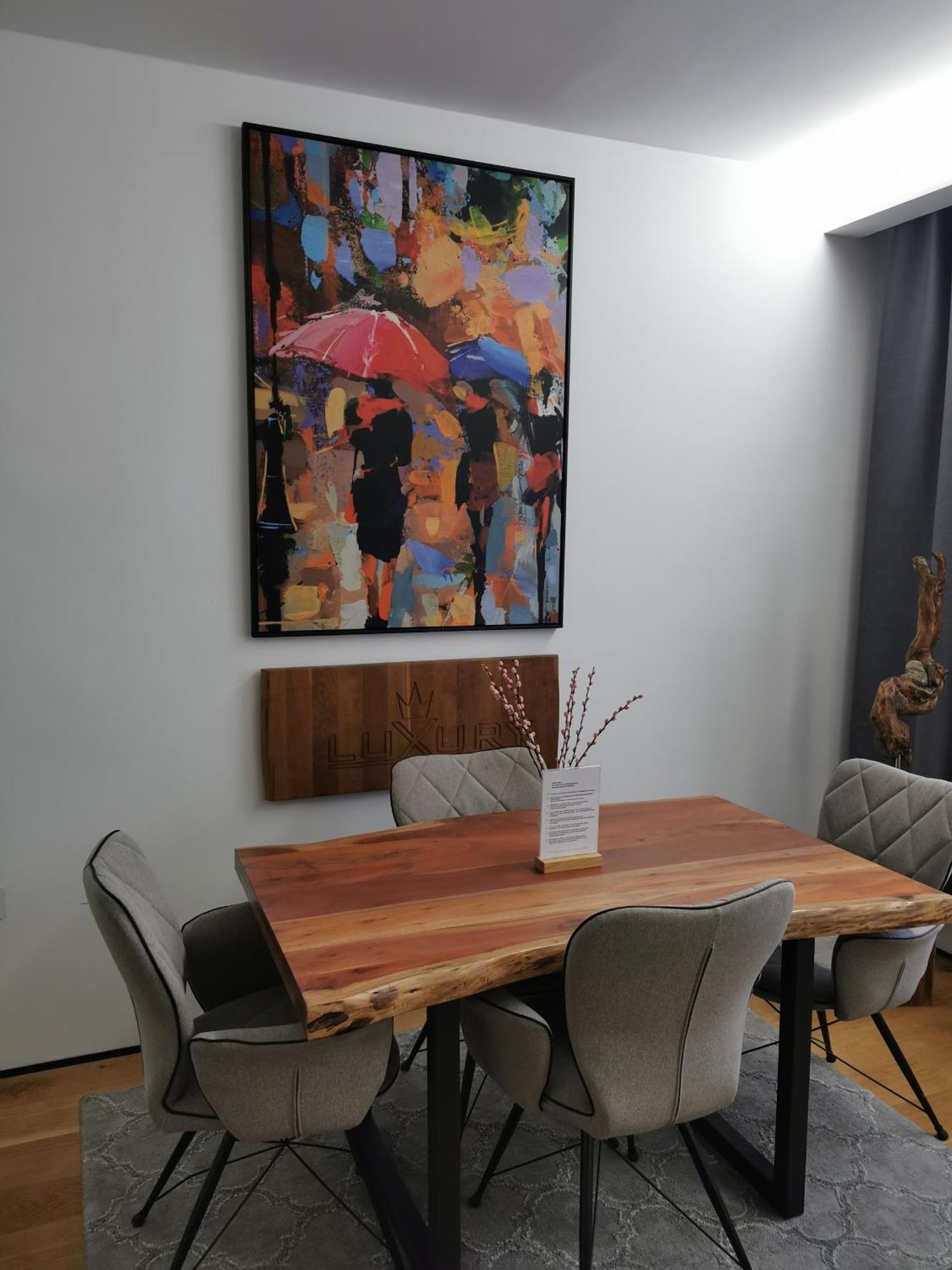 Deluxe Apartment