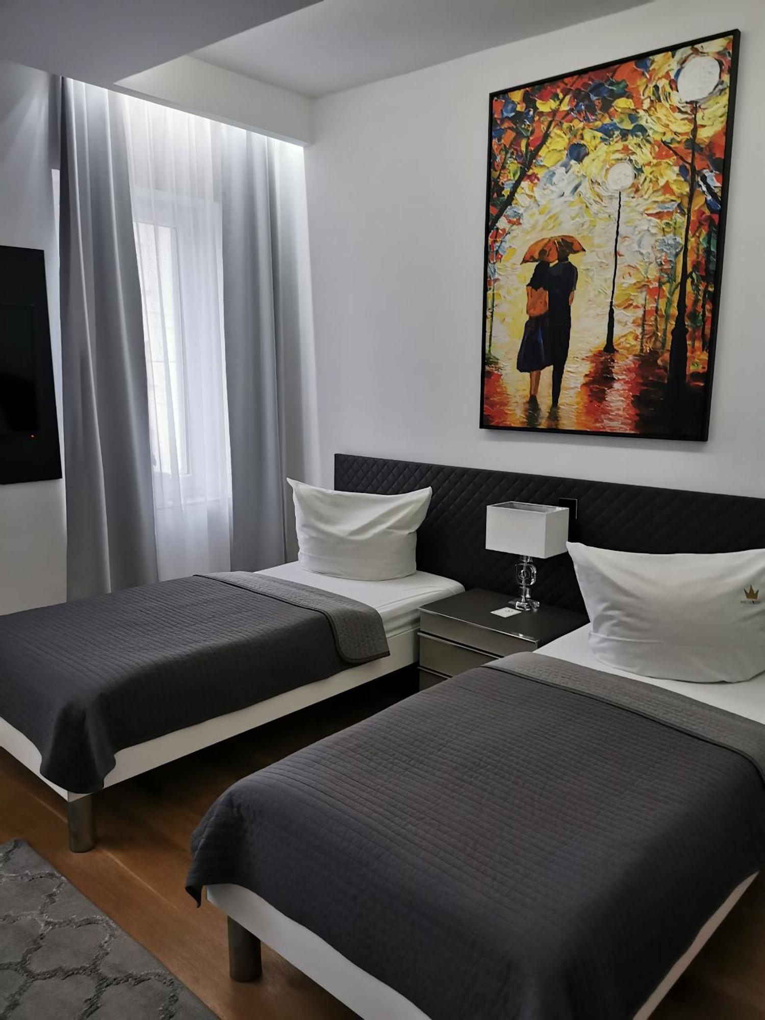 Deluxe Apartment