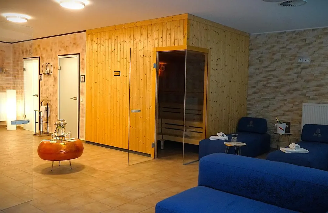 Best Western Plus Royal Suites-1